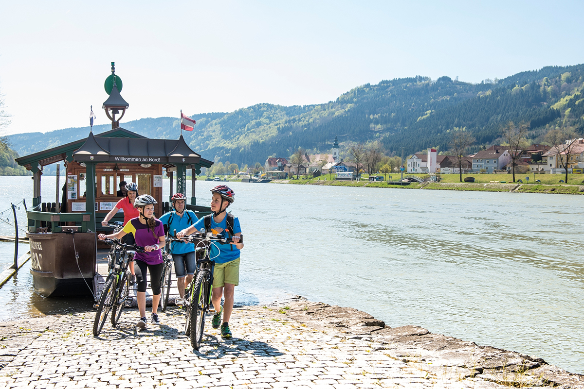 Na bicykloch pori Dunaji. Foto: ©WGD Donau Oberösterreich Tourismus/Erber