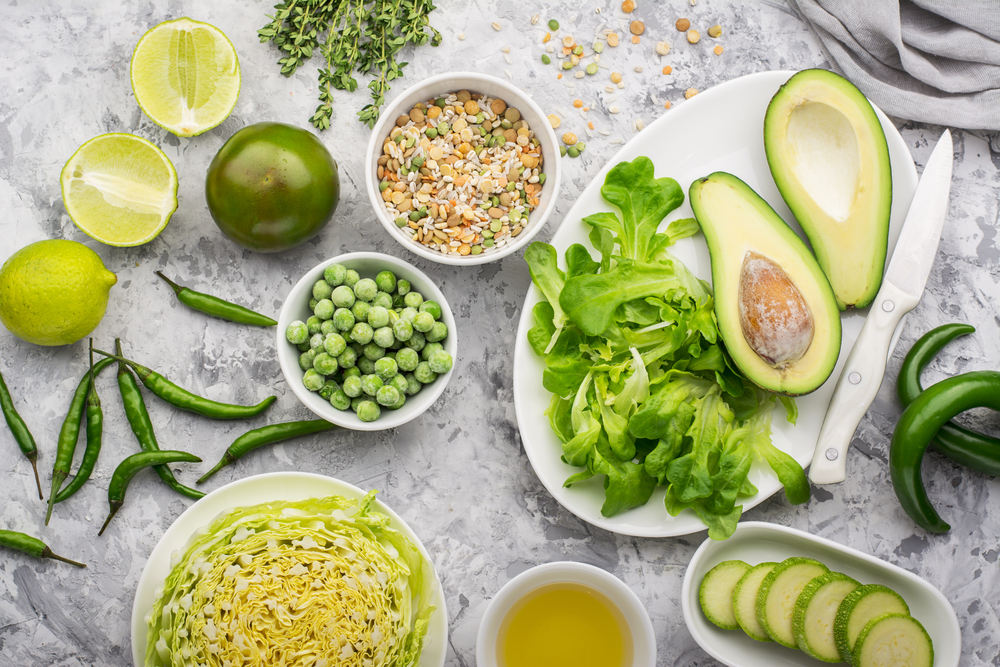 Pre správne chudnutie by ste mali denne jesť zeleninu, celodzrnné sacharidy a kvalitné bielkoviny a tuky. Foto: Shutterstock