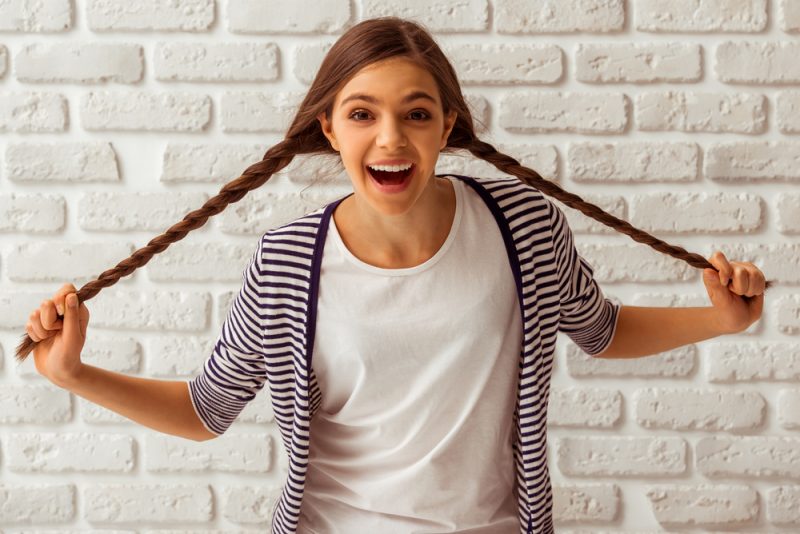 Ak vás bolí hlava, skúste uvoľniť svoj účes. Foto: Shutterstock