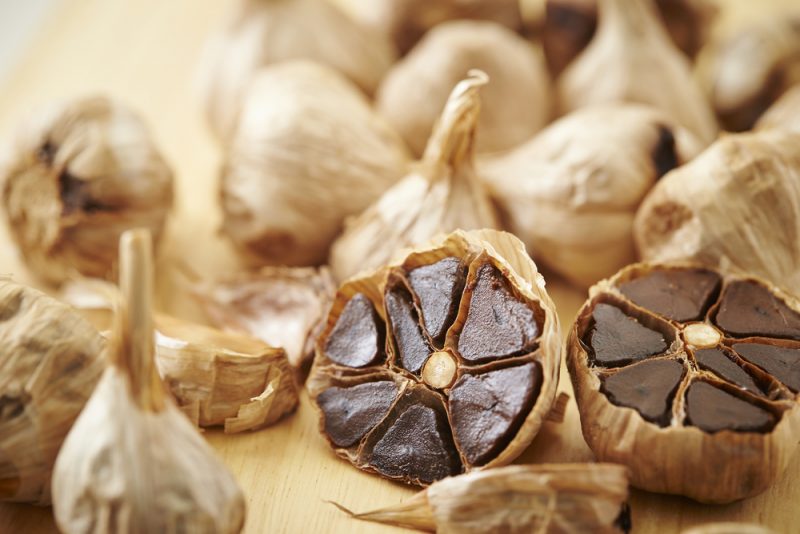 Čierny cesnak. Zdroj: Shutterstock