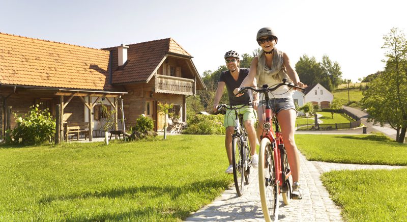 Burgenland najlepšie spoznáte na tradičnom či elektrickom bicykli. Foto: ©Südburgenland Tourismus_steve.haider