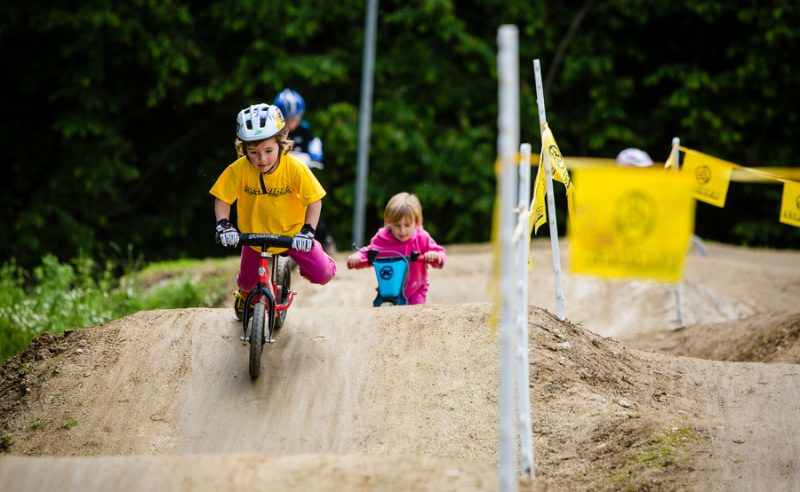 Veľmi dôležité je, aby dieťaťu sedela veľkosť odrážadla. Foto: Martin Matula