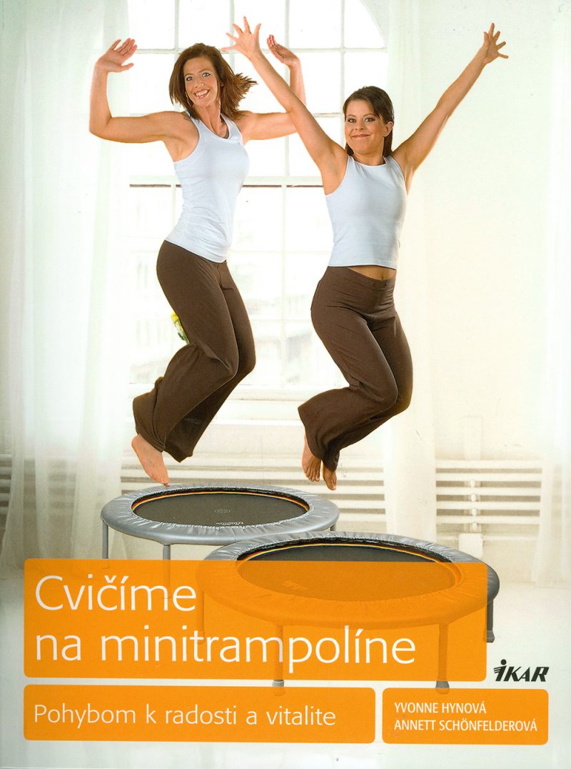 Cvičíme na minitrampolíne.