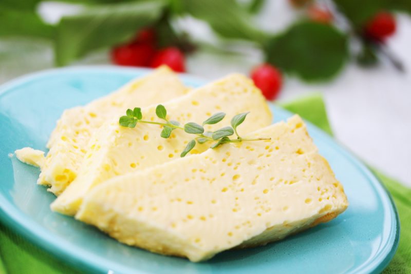 Kolostrum je mlieko, ktoré sa produkuje do 24 hodín po narodení mláďatka. Bežne sa používa kravské. Foto: Shutterstock