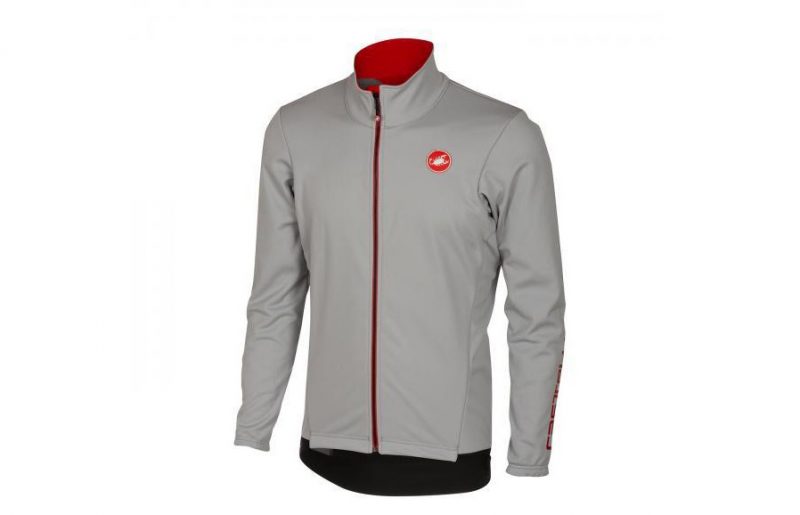 Zimná bunda, by mala byť z vetruvzdorného materiálu s vodeodpudivou povrchovou úpravou.