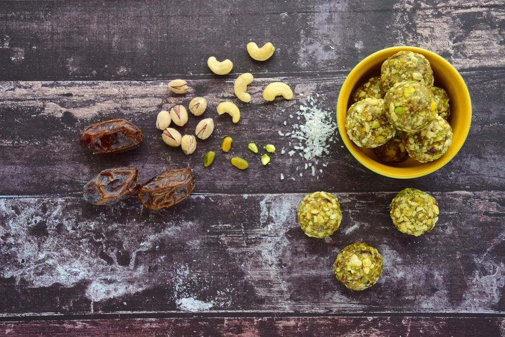 Guľôčky z kešu orechov a konopných semienok. Foto: Shutterstock