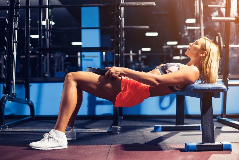 Čím ťažšie železá dvíhate, tým viac tuku spálite. Foto: Shutterstock