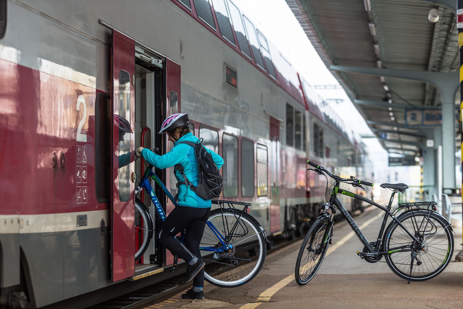 Do Štúrova sa dá jednoducho dostať vlakom aj s bicyklom. Foto: Miro Pochyba