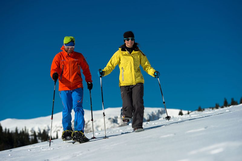 Okrem snežníc si môžete vyskúšať aj kompletne odpružený skibike či ruksakové boby. Foto: ©Wiener Alpen, Claudia Ziegler