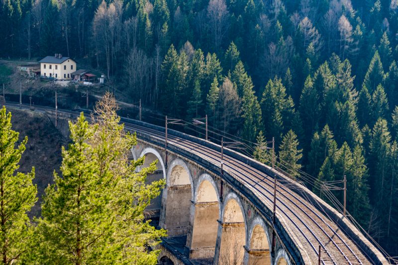 Do Semmeringu sa dá dostať aj vlakom. Foto: Shutterstock