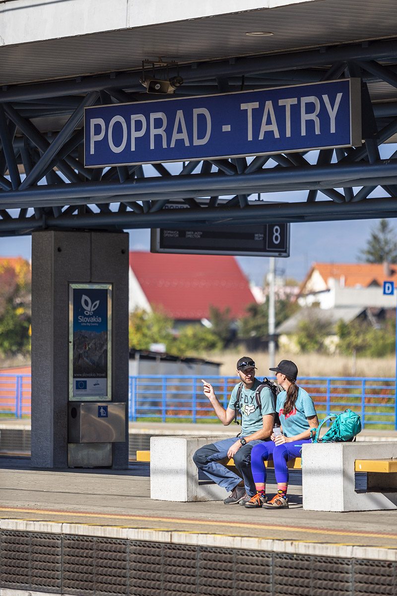 Ak do Vysokých Tatier cestujete vlakom, vystúpiť môžete v Poprade alebo v Štrbe. Foto: Miro Pochyba