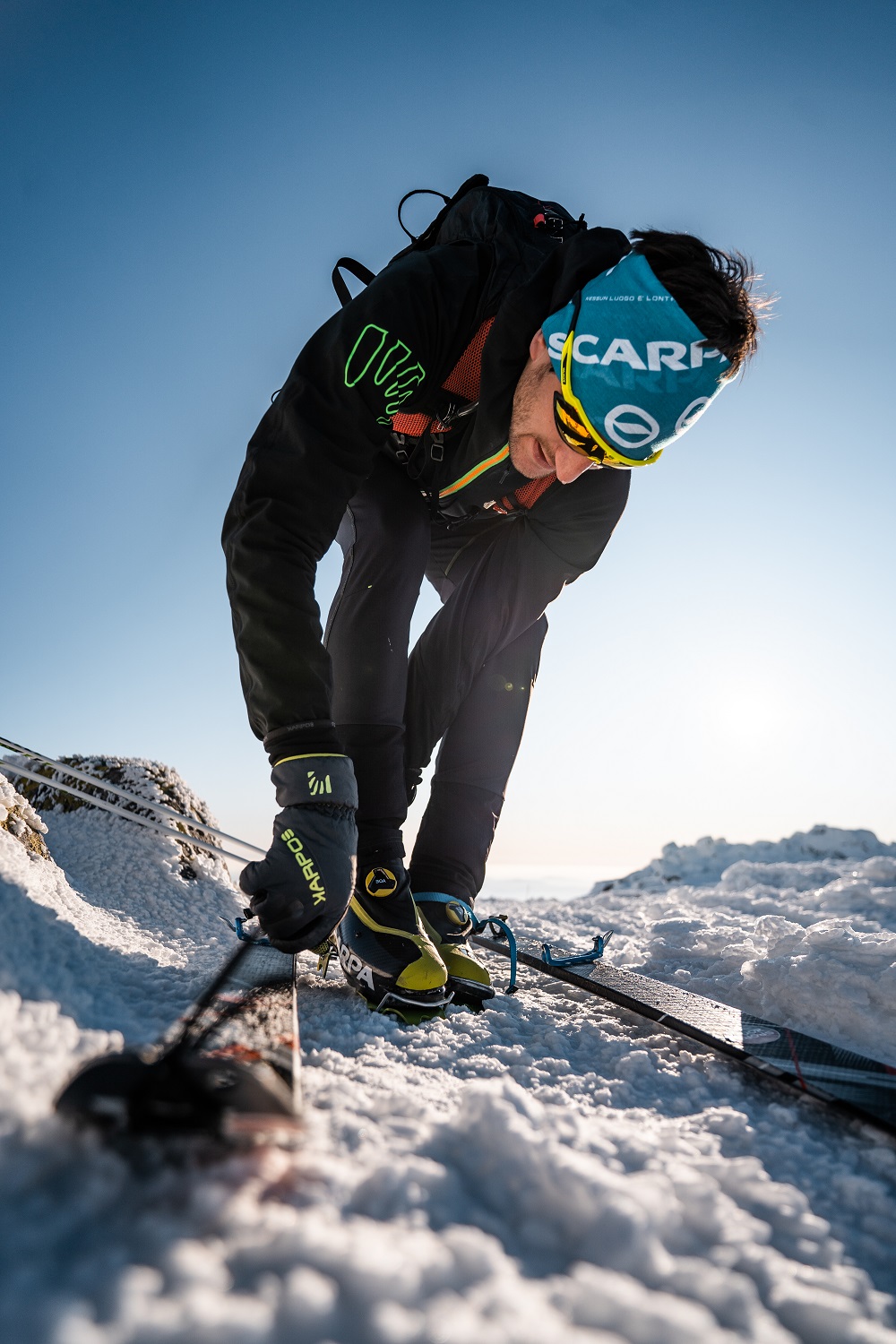 Najľahšie lyžiarky sú vyrábané z karbónu, ktorý je síce veľmi ľahký a pevný, no zároveň krehký. Foto: Martin Bernard