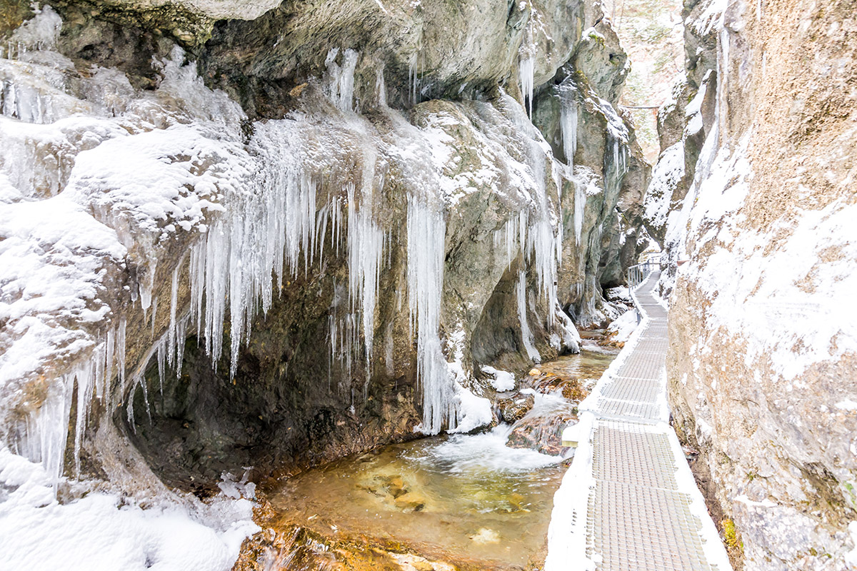Jánošíkove diery v zime. Foto: Shutterstock