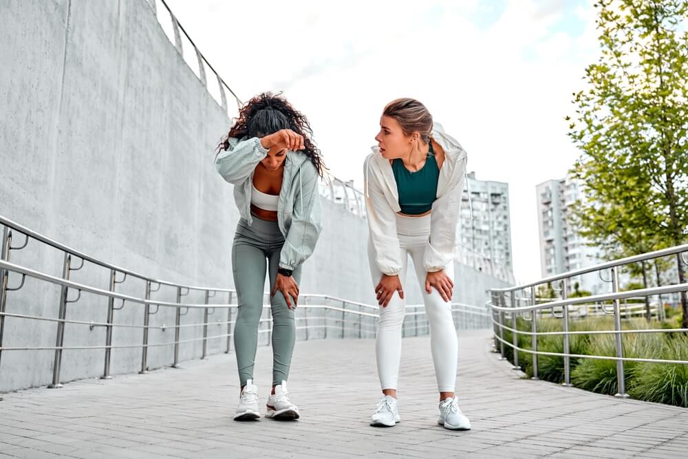 Bolieva vás hlava počas behu a cvičenia? Toto môžu byť príčiny