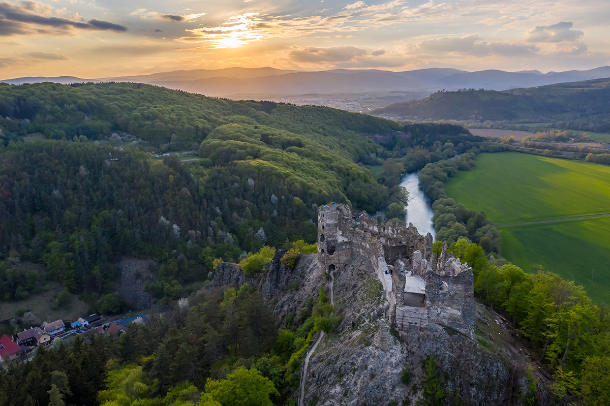 Šášov hrad, región Gron.