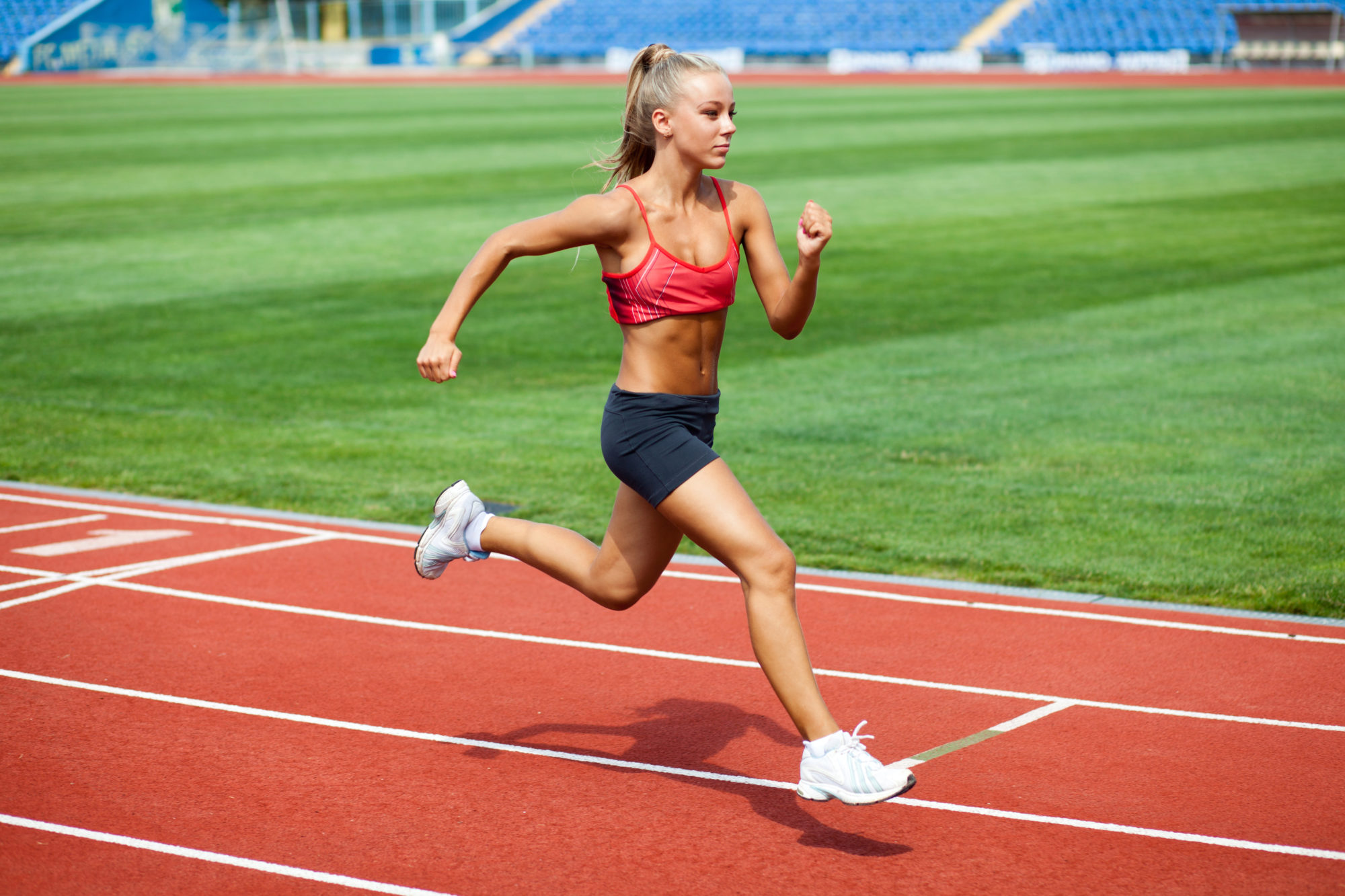 Po intenzívnych tréningoch sa telo potrebuje regenerovať, a to nemusí fungovať dobre, ak máte vyčerpávajúce obdobie. Foto: Shutterstock
