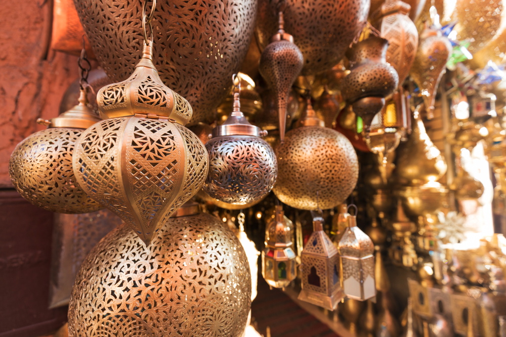 Marocké lampy na trhu v medine. Foto: Shutterstock