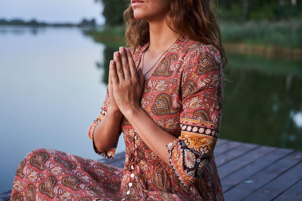 Meditujte za pochodu. Meditácia pre tých, čo sa nekamarátia s jogamatkou a lotosovým sedom.