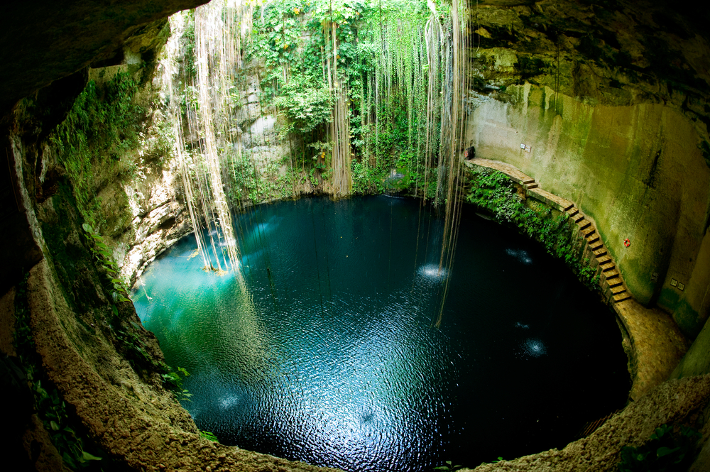 Cenote jazero, Mayský Yucatán, Mexico, sedem divov sveta. Foto: Shutterstock