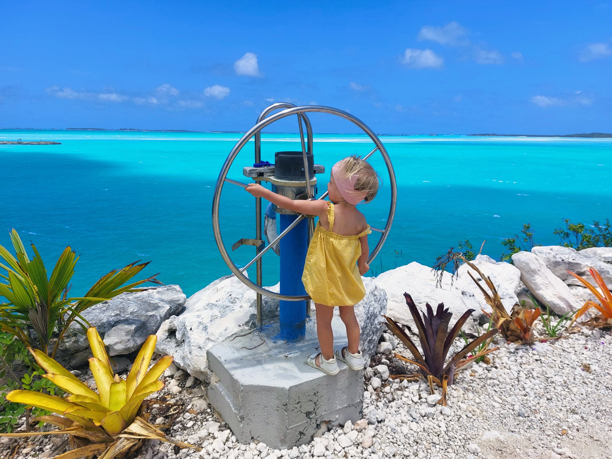 Malá kormidelníčka na Bahamách, BUBO travel agency.