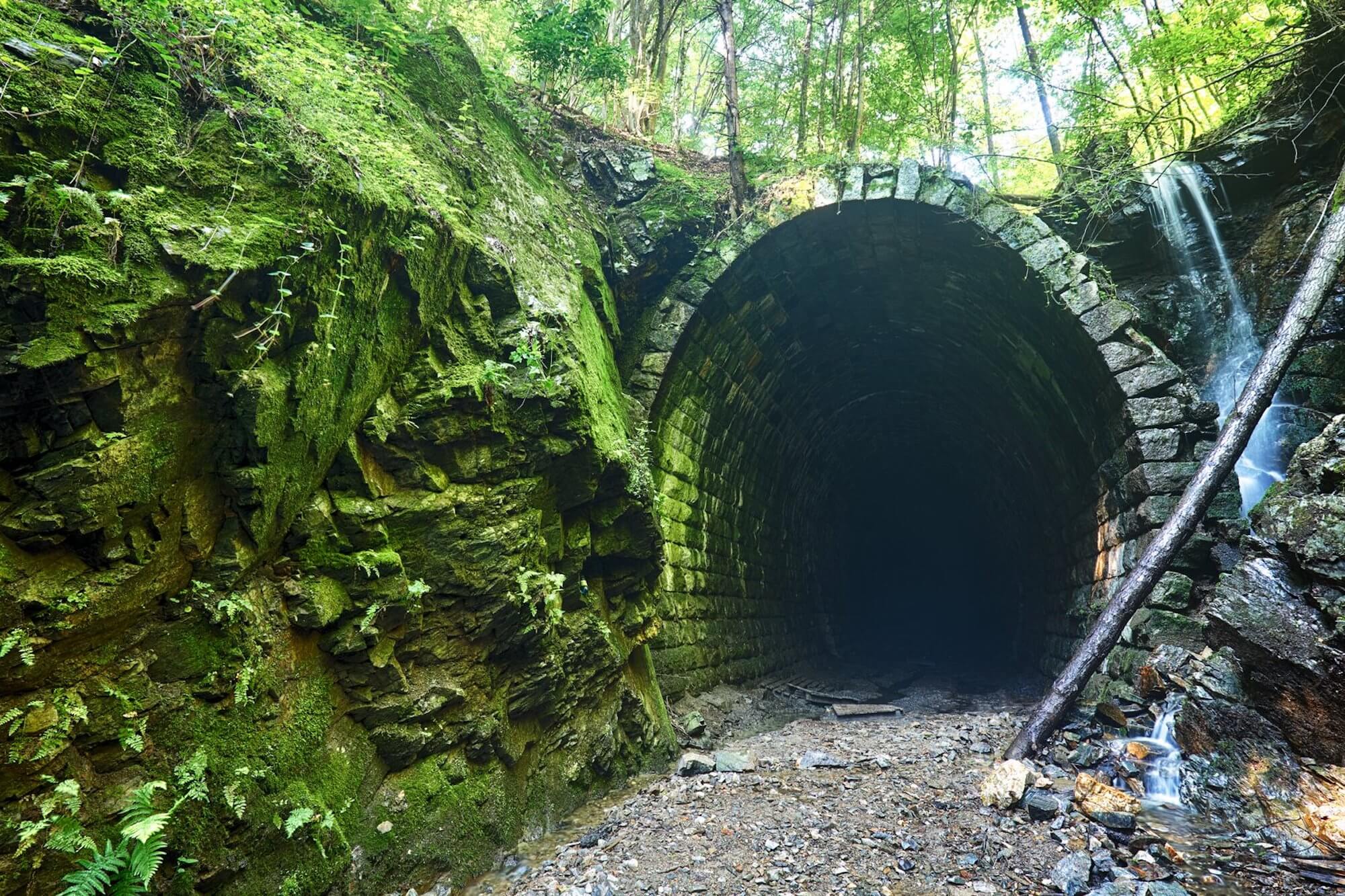 Slavošovský tunel, Slovensko