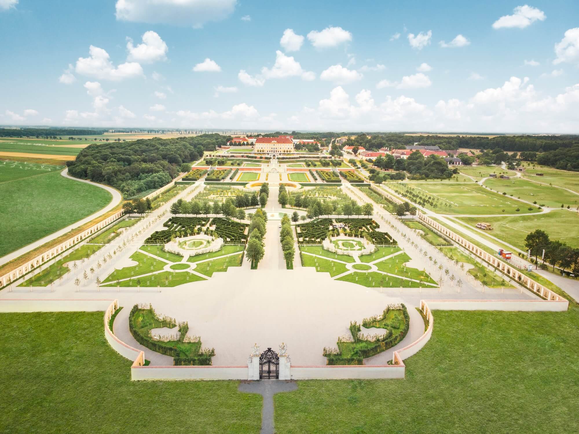 Letecký pohľad na zámok Schloss Hof