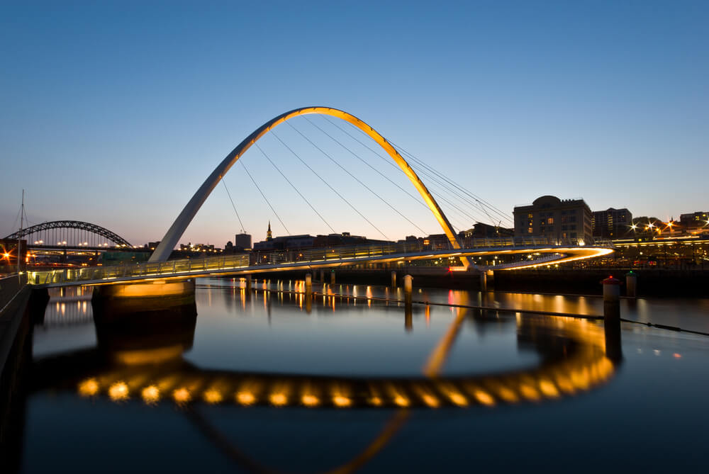 Most Gateshead Millennium Bridge, Newcastle upon Tyne, Veľká Británia
