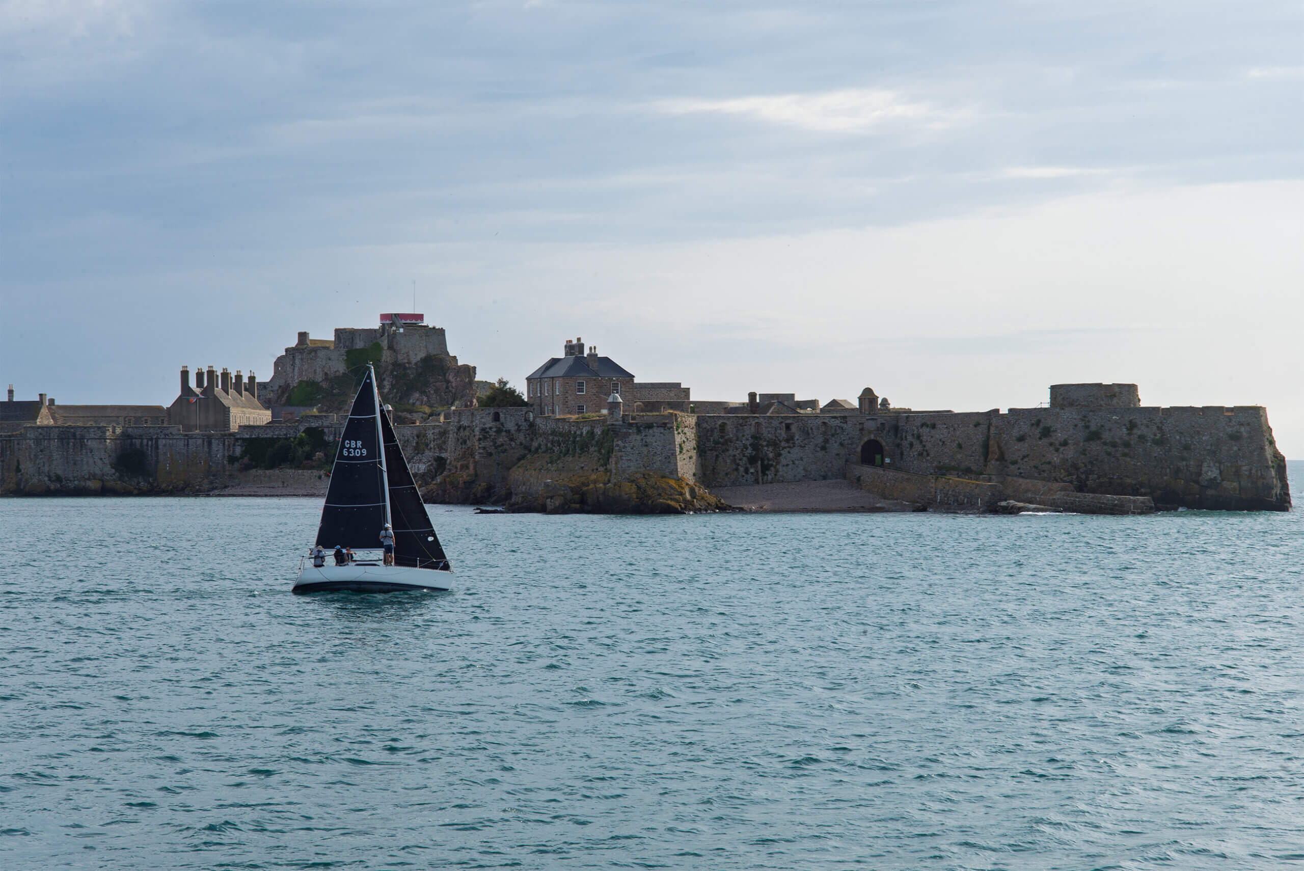 Jersey a Guernsey – britské daňové raje s francúzskym šarmom