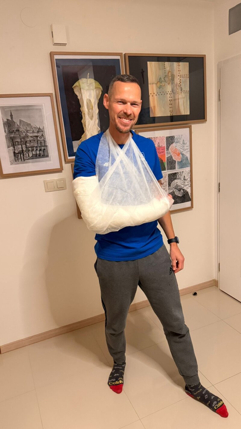 Matej Tóth so zlomenou rukou