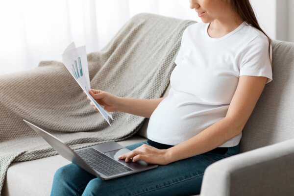 Tehotná žena práca