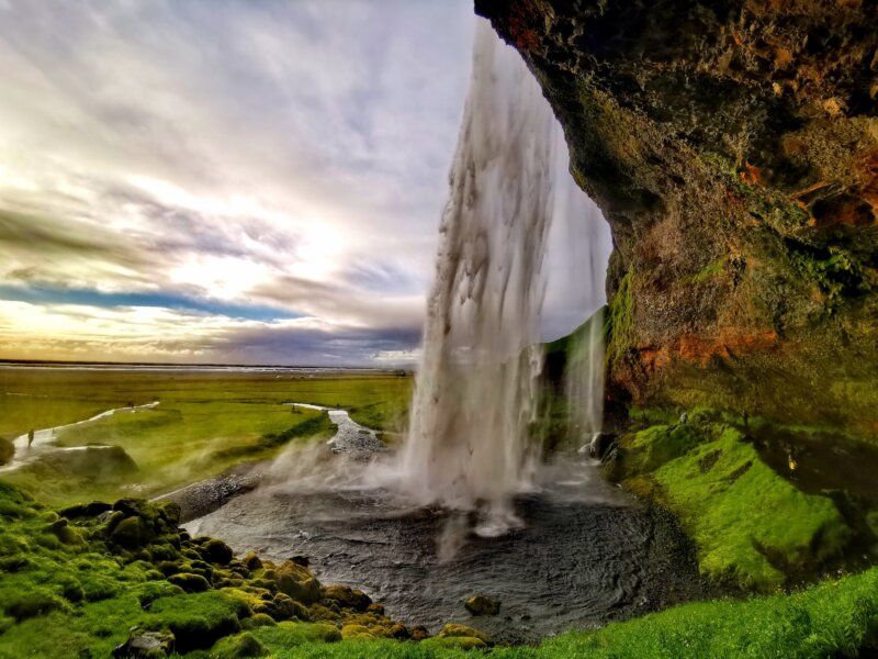 Island, vodopád Seljalandsfoss