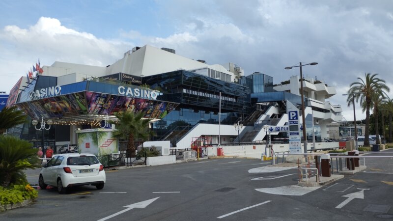 Cannes, dovolenka s BUBO