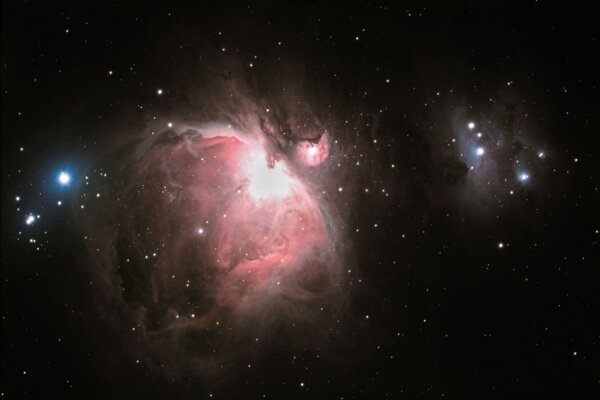 Prvé svetlo sa nezačalo šíriť z masívnych galaxií. Skôr naopak.