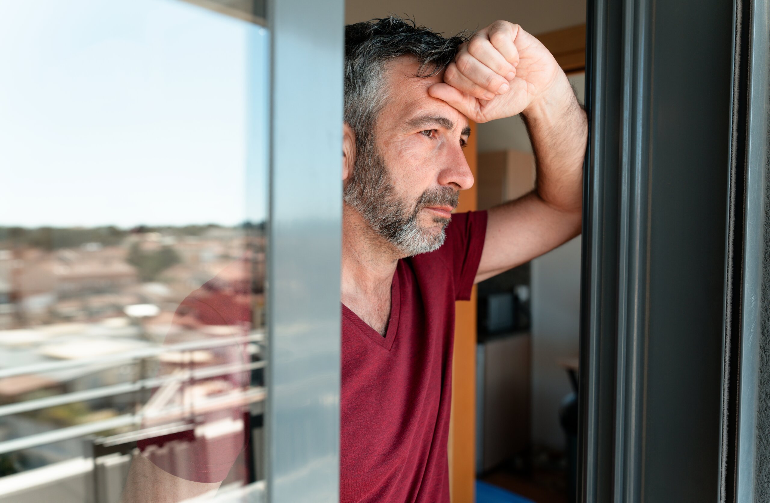 Čo urobí muž, ak sa necíti dosť mužne?