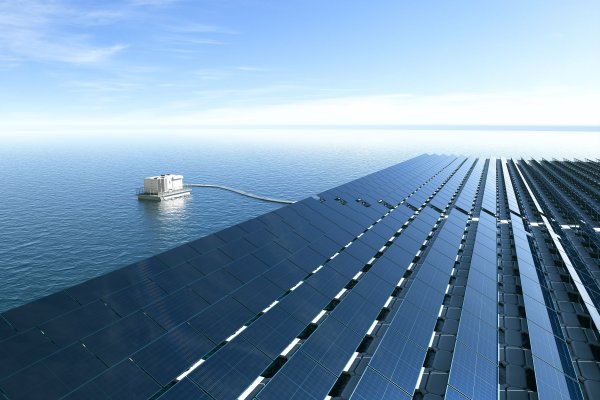 Solárne panely na vode vyrábajú o 12 % viac elektriny než na súši