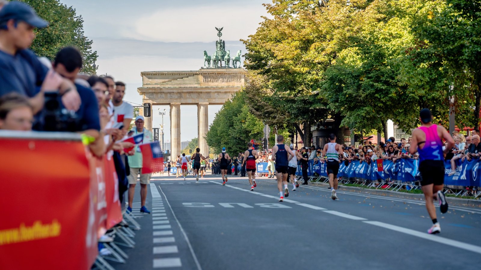 Berlín, Atény, Káhira: tri mestá, tri preteky, kilometre zážitkov