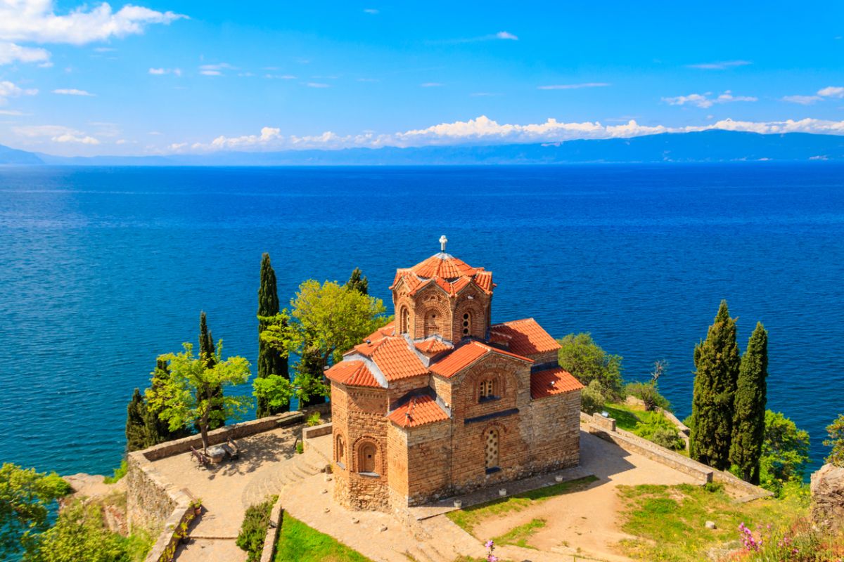 Jazero Ochrid, mesto Ochrid, Severné Macedónsko.