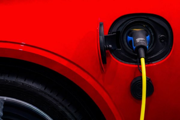 Elektromobil alebo vodíkové auto? Ktorá technológia vyhráva?