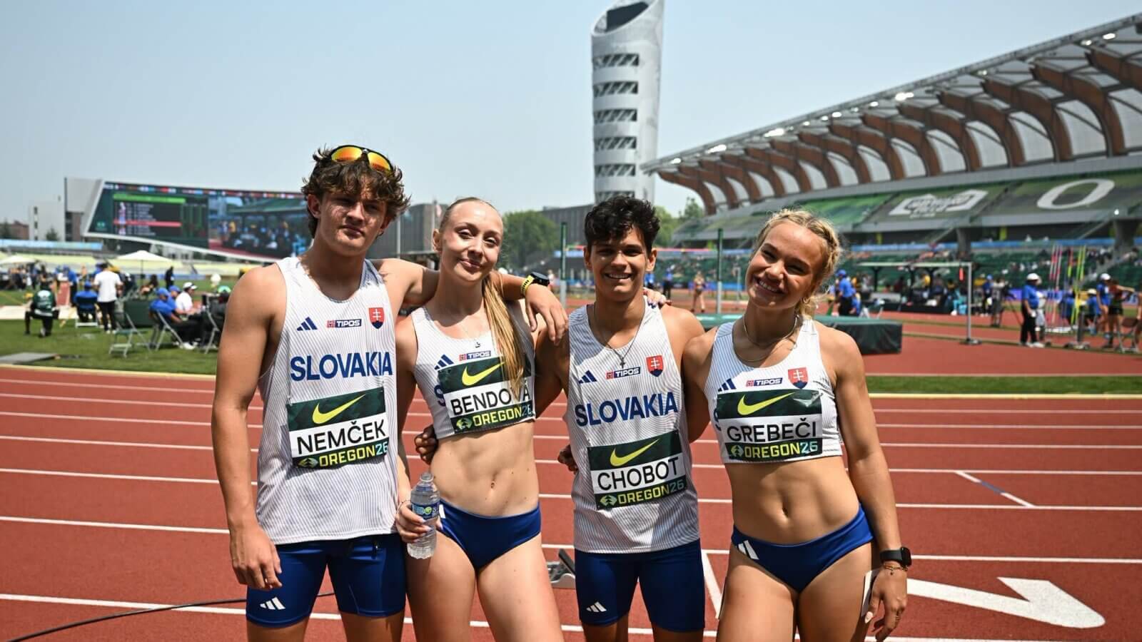 Slovenská zmiešaná štafeta na 4×400 m bez postupu do finále