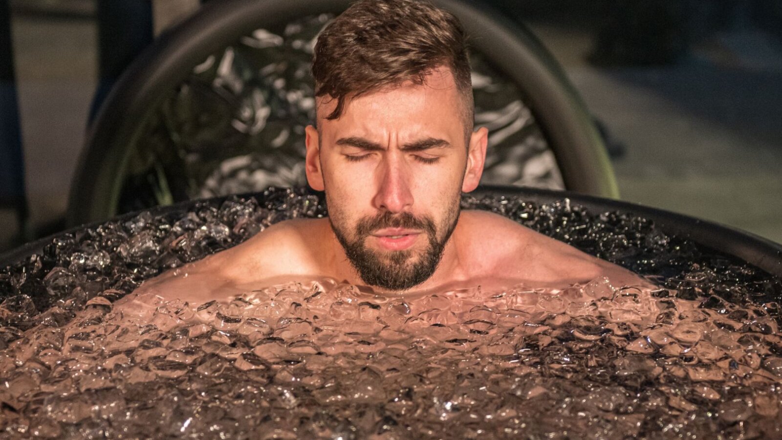 Ľadový kúpeľ vám ničí rast svalov: Prečo je chlad po silovom tréningu chybou